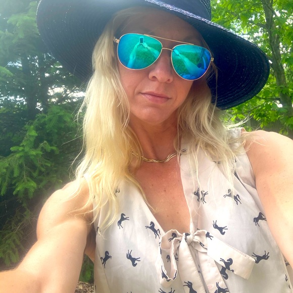 Meet your Posher, Kimberly - Picture 3 of 16